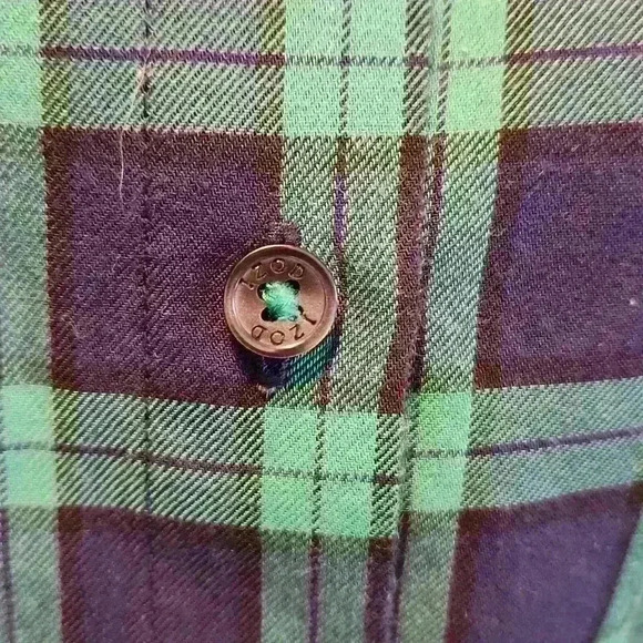 Womans size medium izod  blue and green plaid button down collared shirt - Picture 3 of 4
